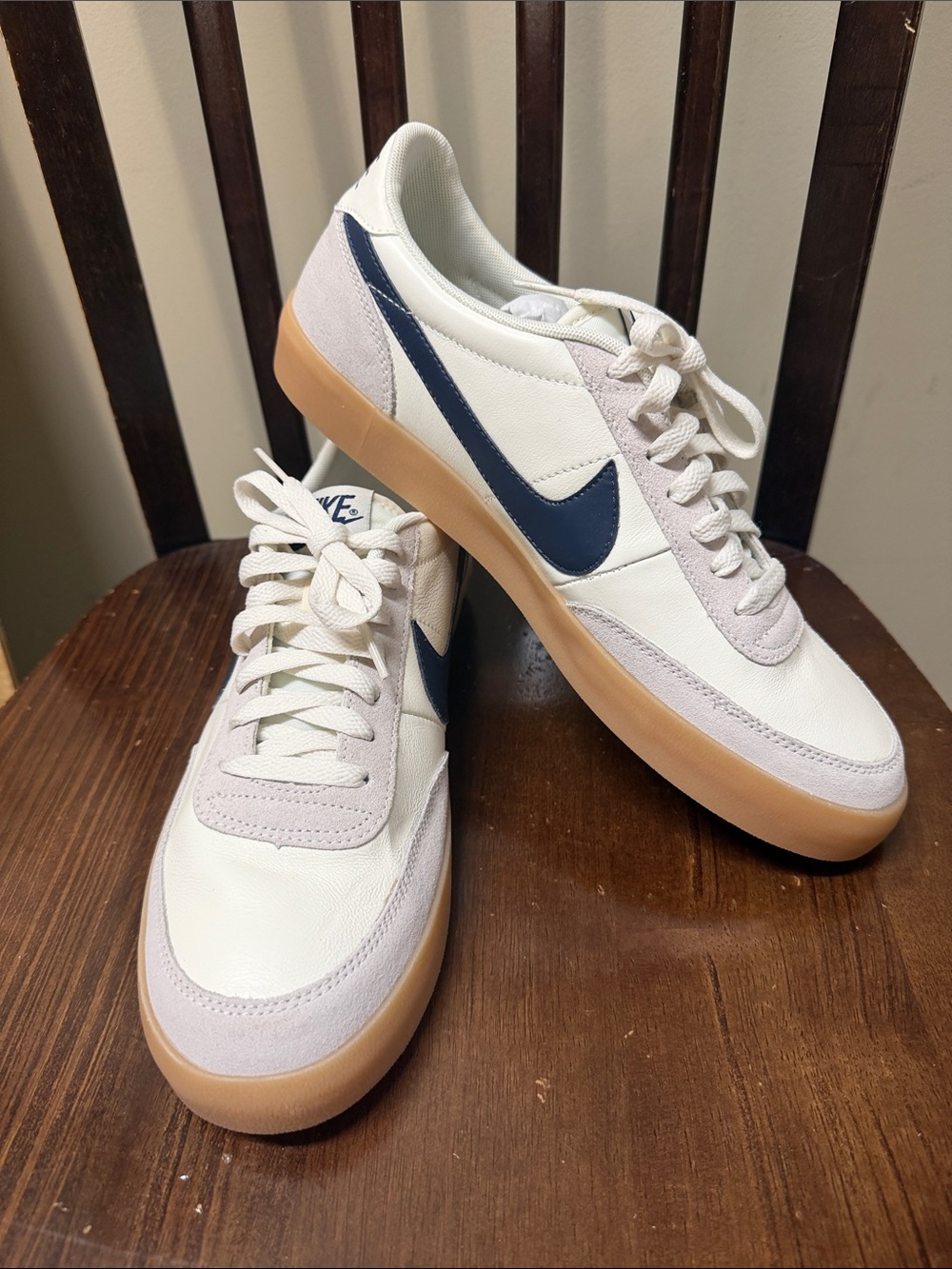Nike Men’s White Leather Sneakers with Navy Swoosh and Gum Sole